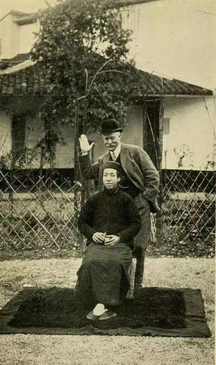 一个鞠躬代表什么,一个鞠躬