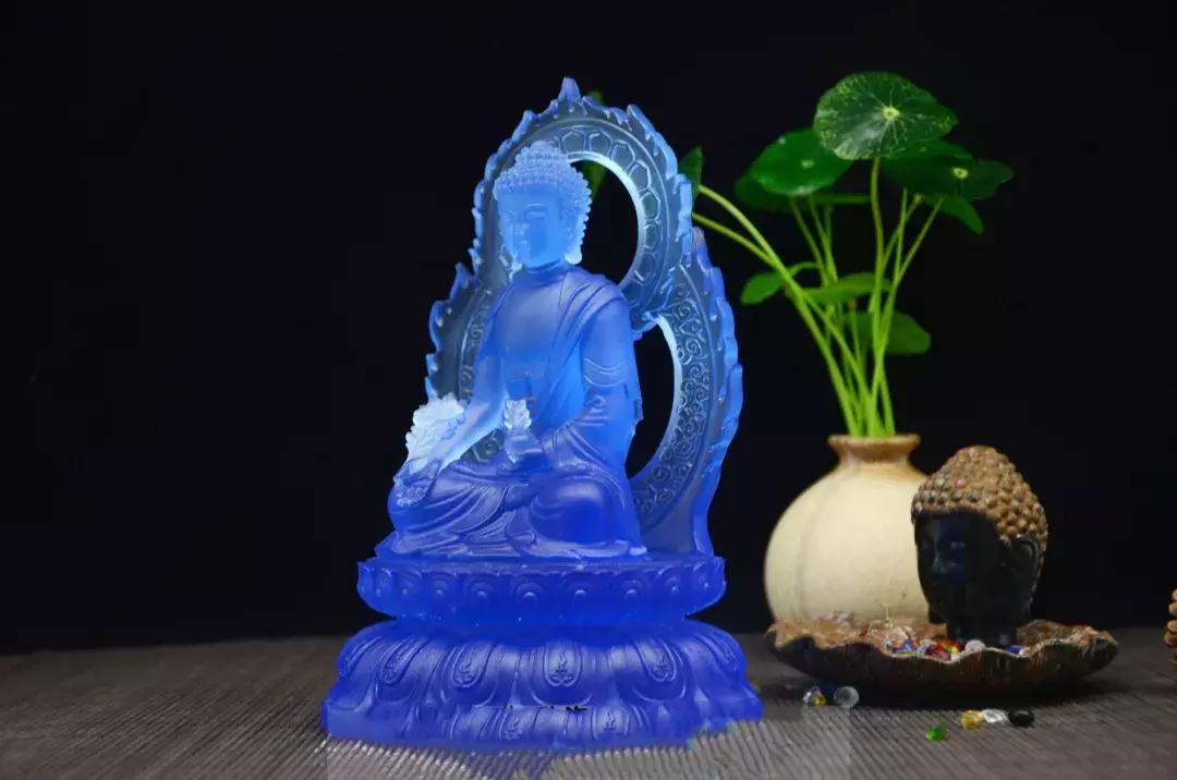 皇帝也会被骗?泰国镇国至宝,价值20亿的翡翠佛很可能不是翡翠