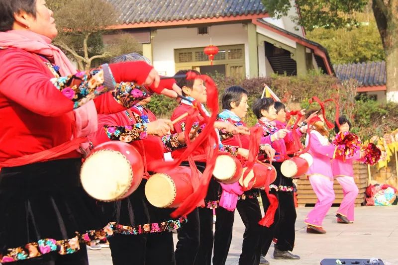 穹窿山风景区：金猪绘新春年味快乐过传统新年！