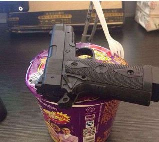 逗笑鑫仔真人照,搞笑视频鑫仔