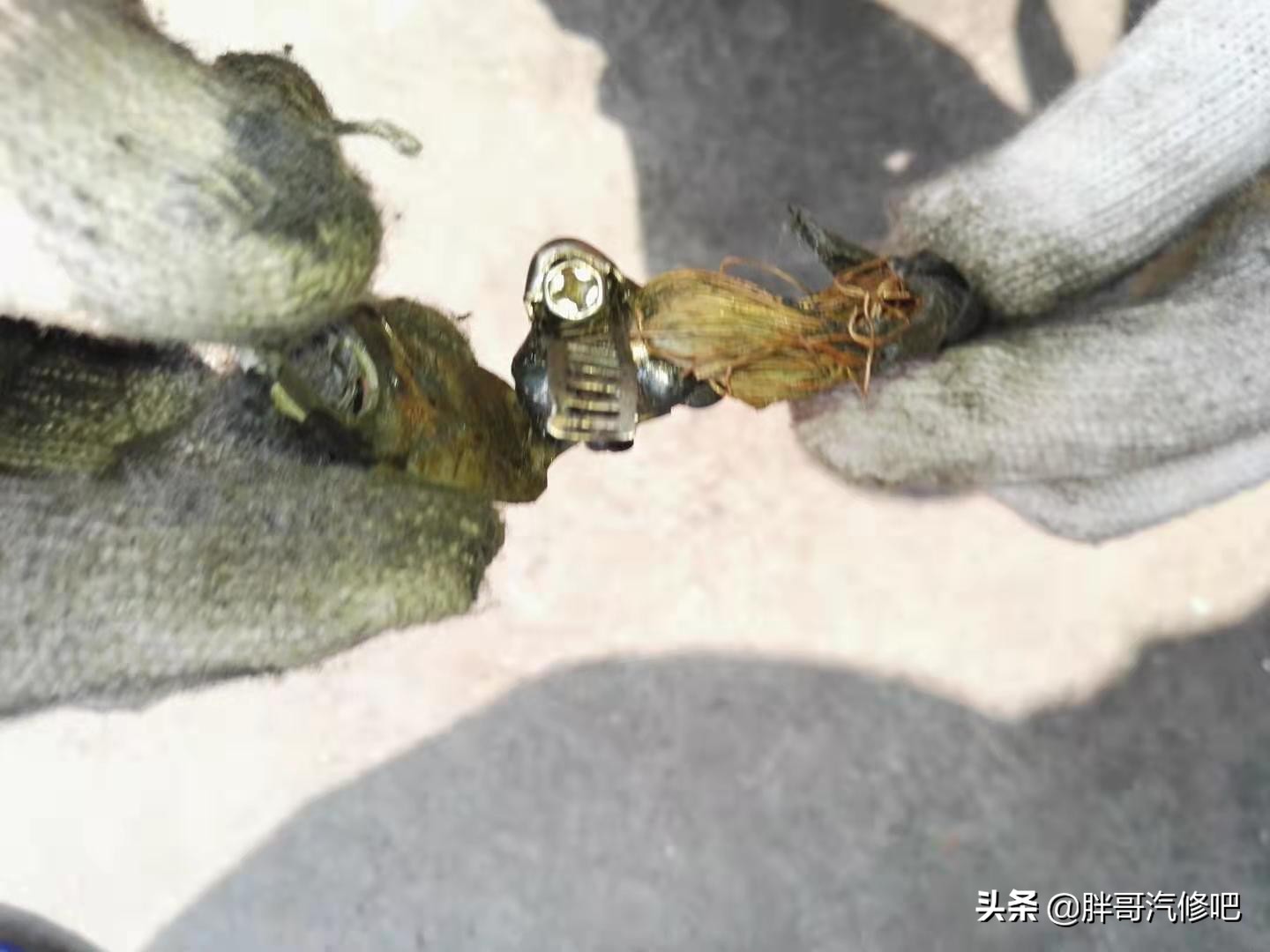 发动机搭铁不良故障的表现是什么,发动机搭铁不良导致发动机高温