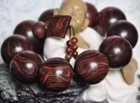 天价黄花梨手串,顶级海南黄花梨油梨老料手串价格