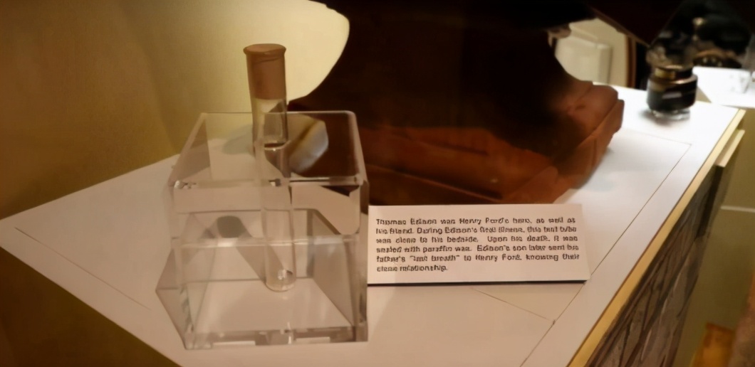 爱因斯坦大脑最后落到谁手上,爱因斯坦的大脑是不是最聪明的