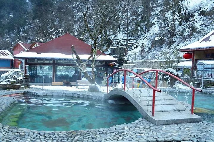 海螺沟温泉什么时候去最美,脑补一下