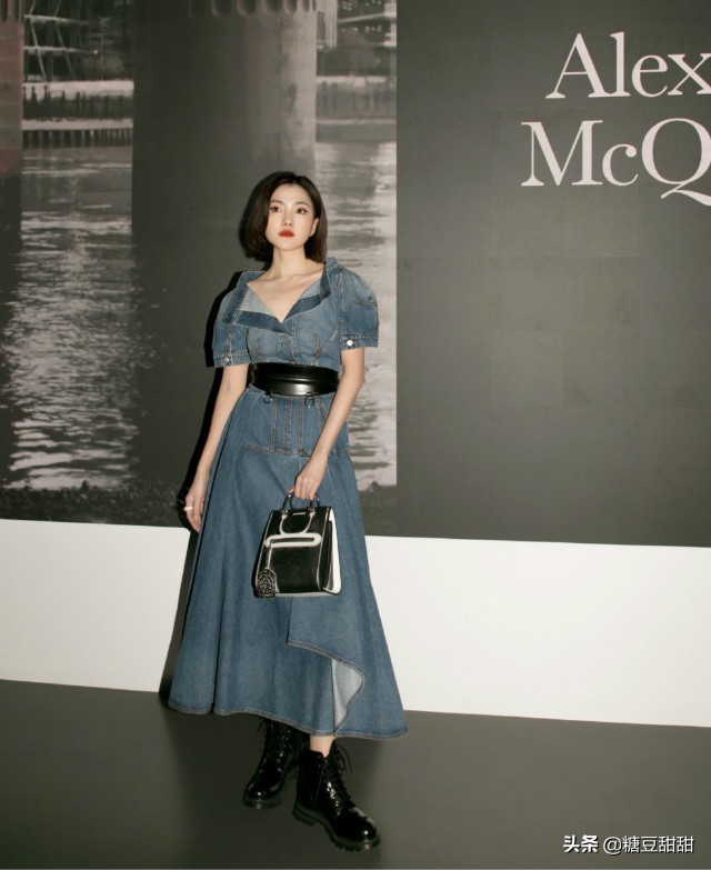 腰带果然是个显瘦“利器”,愣是把“五大三粗”的身材穿成纸片人