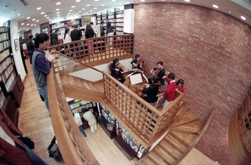 传说中的台湾诚品书店,台湾诚品书店第一家