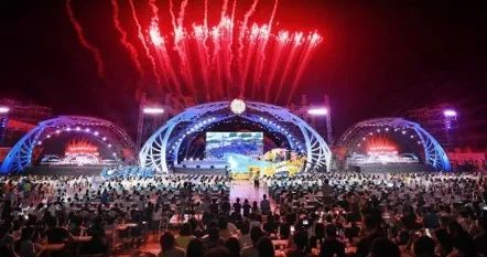 青岛国际啤酒节-雅设为您送上一封时尚大秀邀请函