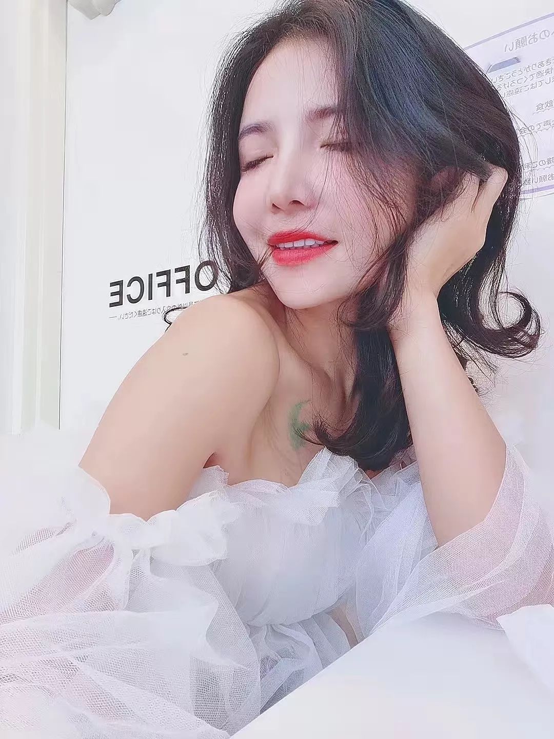 李鸣琴|荒废5年,如何摇身一变霸道女总裁