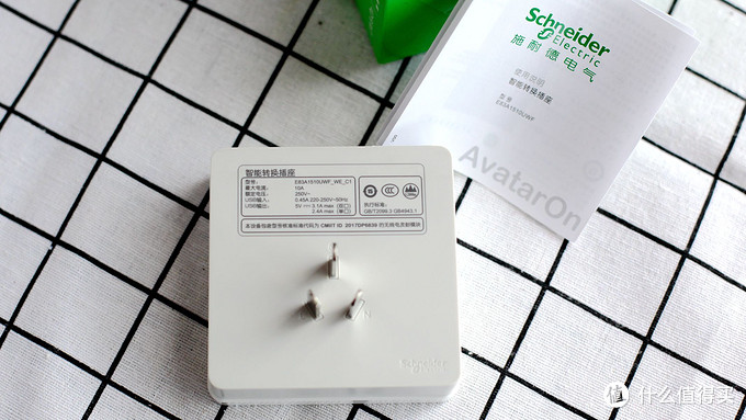 施耐德皓呈系列小夜灯现场效果,施耐德颜值开关插座
