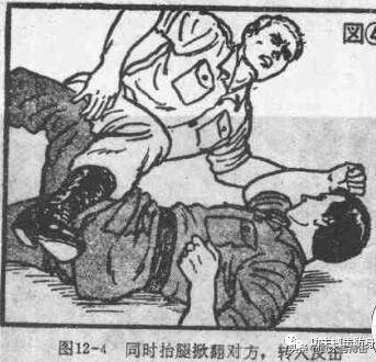 格斗术倒地锁脖,格斗脖子被勒住怎么反击