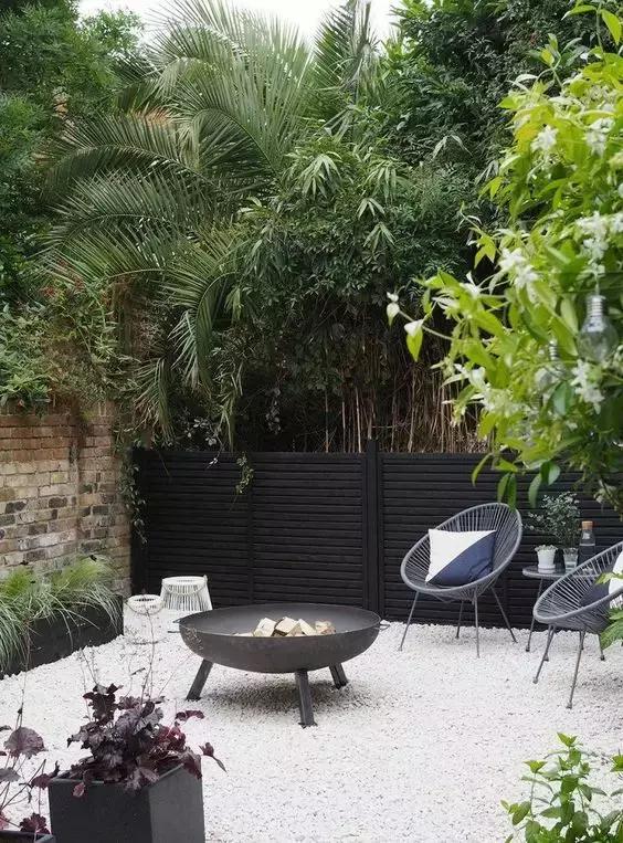 早晨深化设计研究院--住别墅的有钱人，都是如何规划自己院子的？