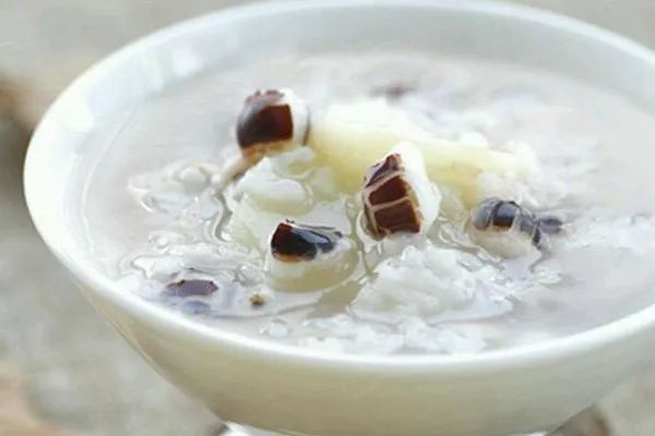 芡实是夏天吃还是秋天吃最好,秋天芡实养生