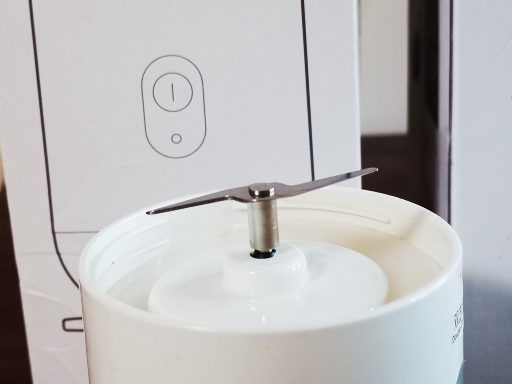 便携榨汁机九阳和摩飞哪个好,摩飞mr9600便携榨汁杯好吗