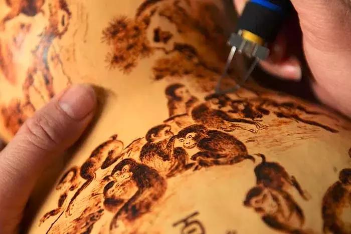 葫芦刻画好还是烙画好,葫芦是墨刻好还是烙画好