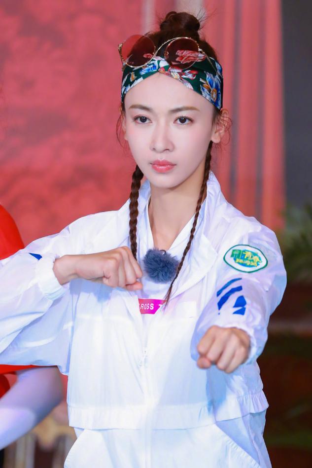 怎样用发带扎和杨紫同款发型,发带也可以戴出时尚