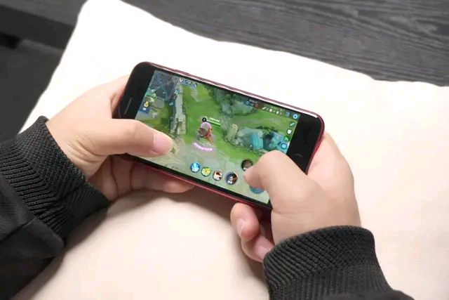 性价比高的iphonese2,现在买iphonese2代是什么体验