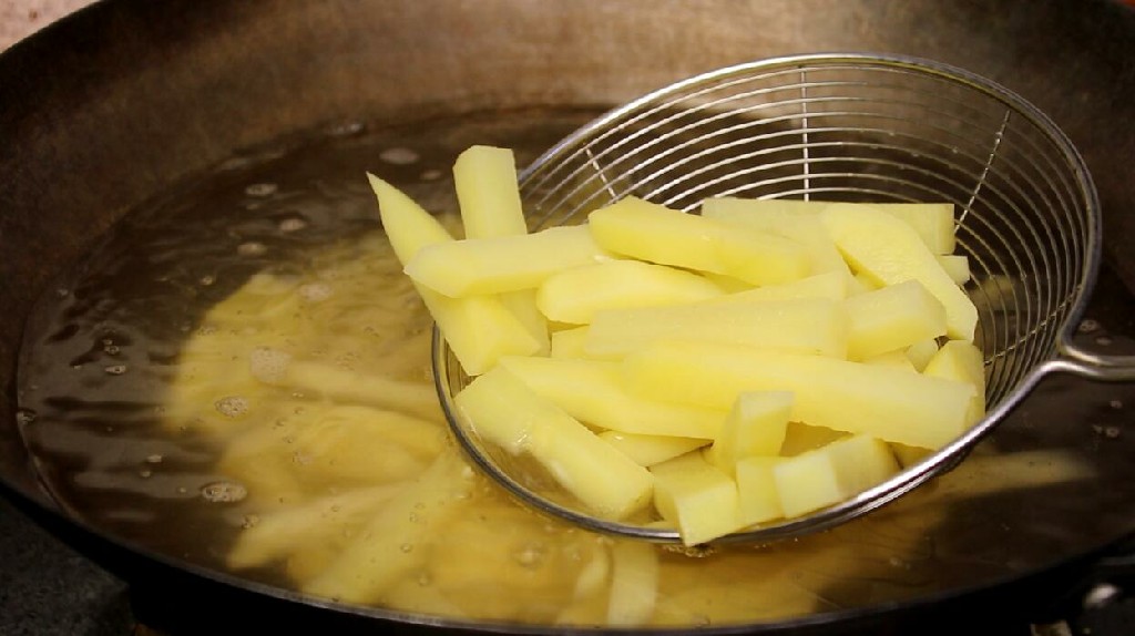 为什么自己炸的薯条软趴趴,为啥你炸的薯条软趴趴