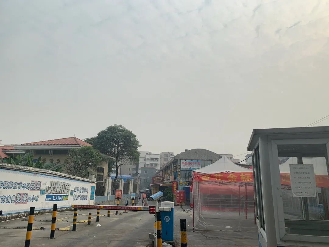 地价1.8万遭疯抢，次新房单价九千贱卖无人要，石湾太魔幻了…