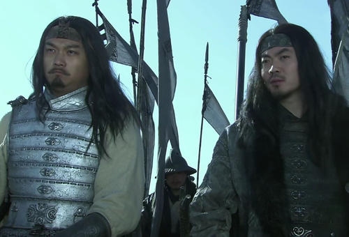 曹操割须弃袍谁救了他,曹操割须弃袍真实历史