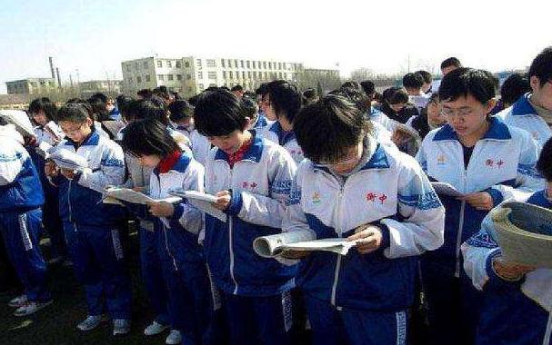 不要让分数成为孩子的枷锁,别让学习压力大成为孩子的借口