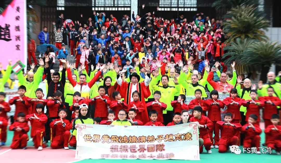 香港十大武打明星李小龙,香港武打明星成龙李连杰甄子丹