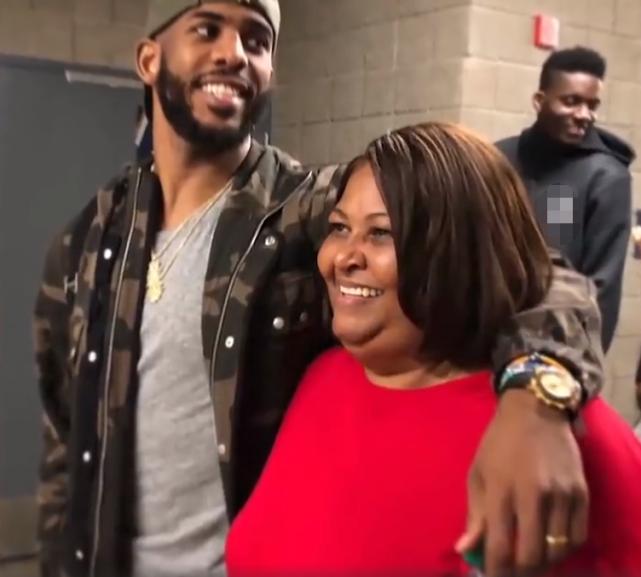 保罗回忆首次领到工资:买了只表都看不清几点,因为上面全是钻石