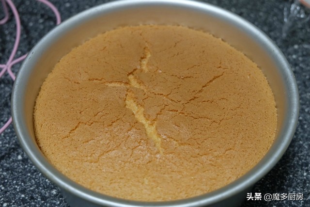 100克低筋面粉做蛋糕要放几个鸡蛋,130克低筋面粉放多少鸡蛋做蛋糕