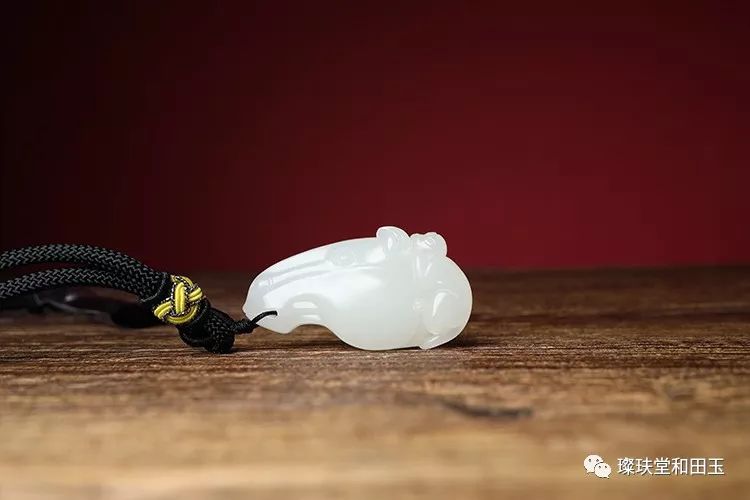 白玉的鉴别方法的价格,辨别白玉原石的方法