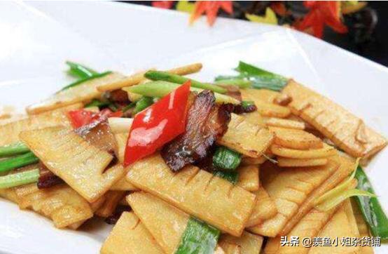 又到吃冬笋的季节了,冬笋不焯水不麻口的炒法