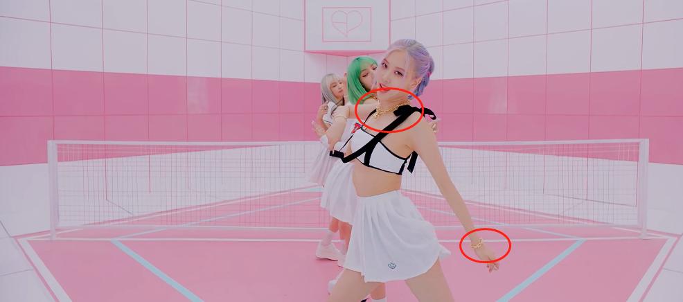 粉墨组合jenny名场面,粉墨演唱会jennie美国场