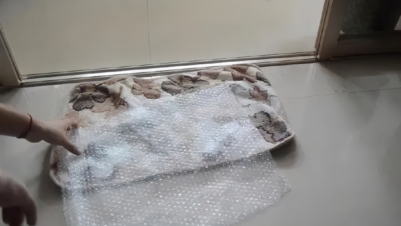 快递里气泡垫放卫生间和厨房,快递里的气泡垫放厨房里有什么用