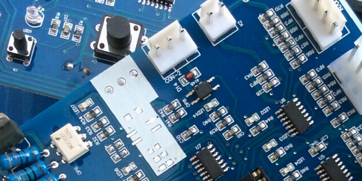 为什么pcb板要刷三防漆,pcb板喷三防漆有什么作用