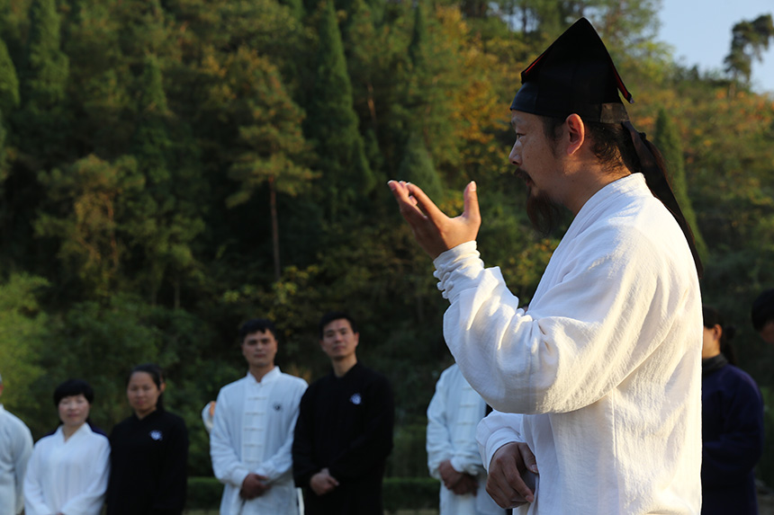 云在青山月在天原文,云在青天月在天深度解释