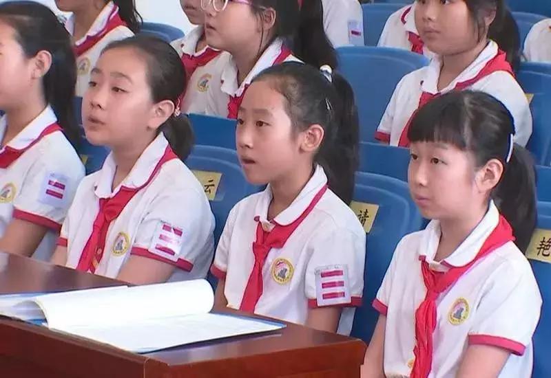 川府小学多种形式开展爱国主义教育