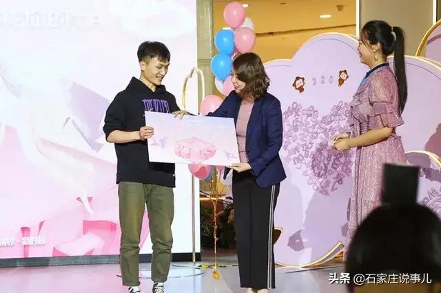 牵手“Theone”――相约先天下星座潮玩派对