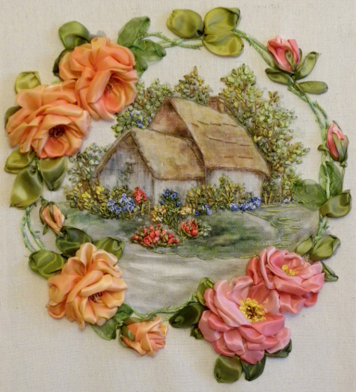 最新流行的十字手工刺绣,两条丝带绣的立体花瓣绣教程