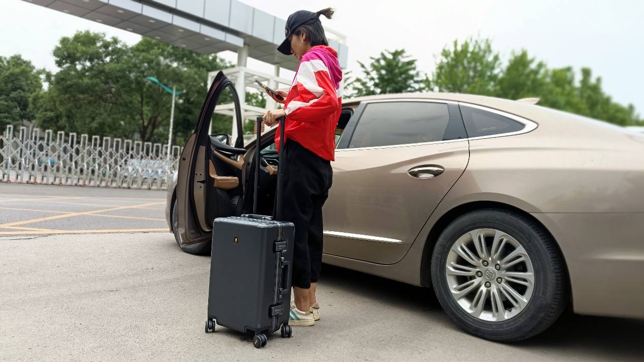 地平线8号行李箱真的好用吗,地平线8号level8旅行箱测试