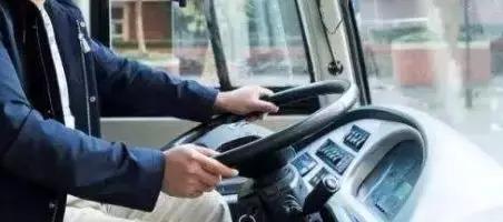 校车突发故障,校车出现故障