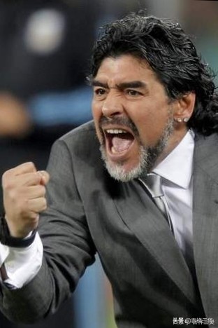 致敬马拉多纳之“穿越千年的竞技”:从古代蹴鞠到现代足球