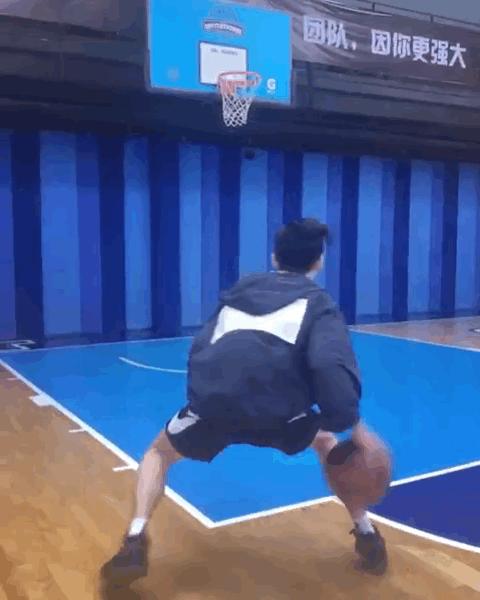 盘点白敬亭的私藏潮鞋,白敬亭收藏鞋子搞笑视频