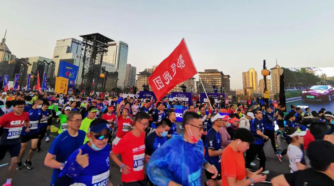 今天你们的朋友圈被刷屏了吗,今天的朋友圈被这几个字霸屏了