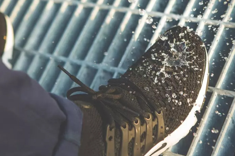 运动鞋保养小窍门图解视频,运动鞋保护膜怎么贴