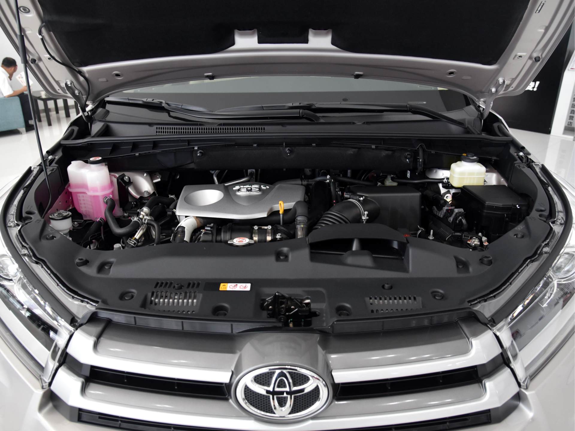 中型suv空间大省油耐造十五万内,中型suv日系