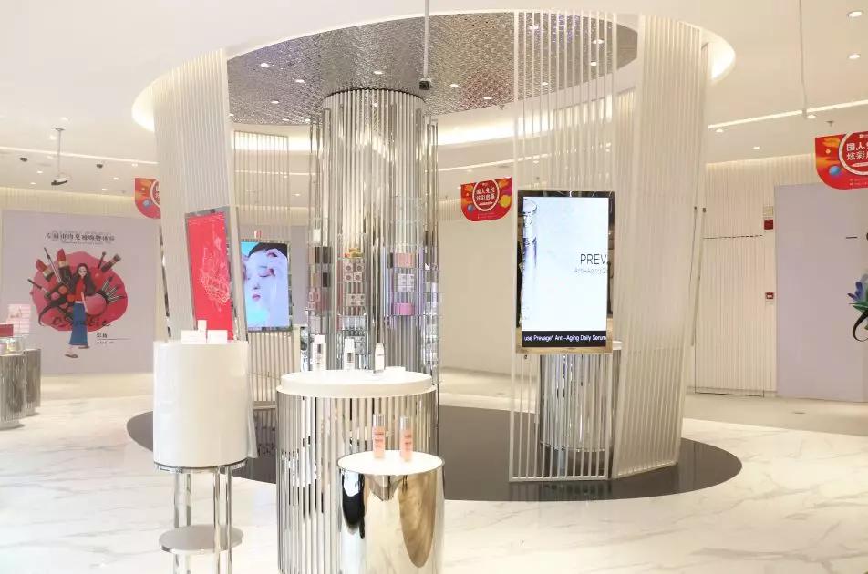 WOW！何必去国外，这家火爆魔都的市内免税店终于来郑州了