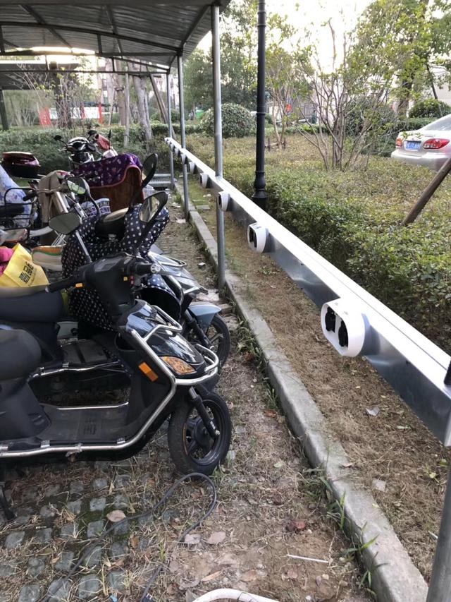 电动车电瓶充满需要多少度电,电动车新电瓶充电一般要多久