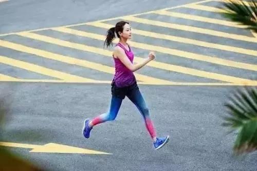 白菜价脚感软弹跑鞋,白菜跑鞋