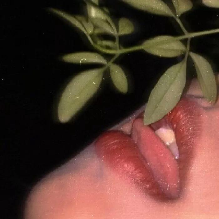 暗黑系朋友圈背景图高级质感,高冷背景图女生暗黑系