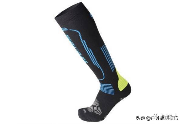 双板滑雪需要哪些装备,双板滑雪新手需要哪些装备