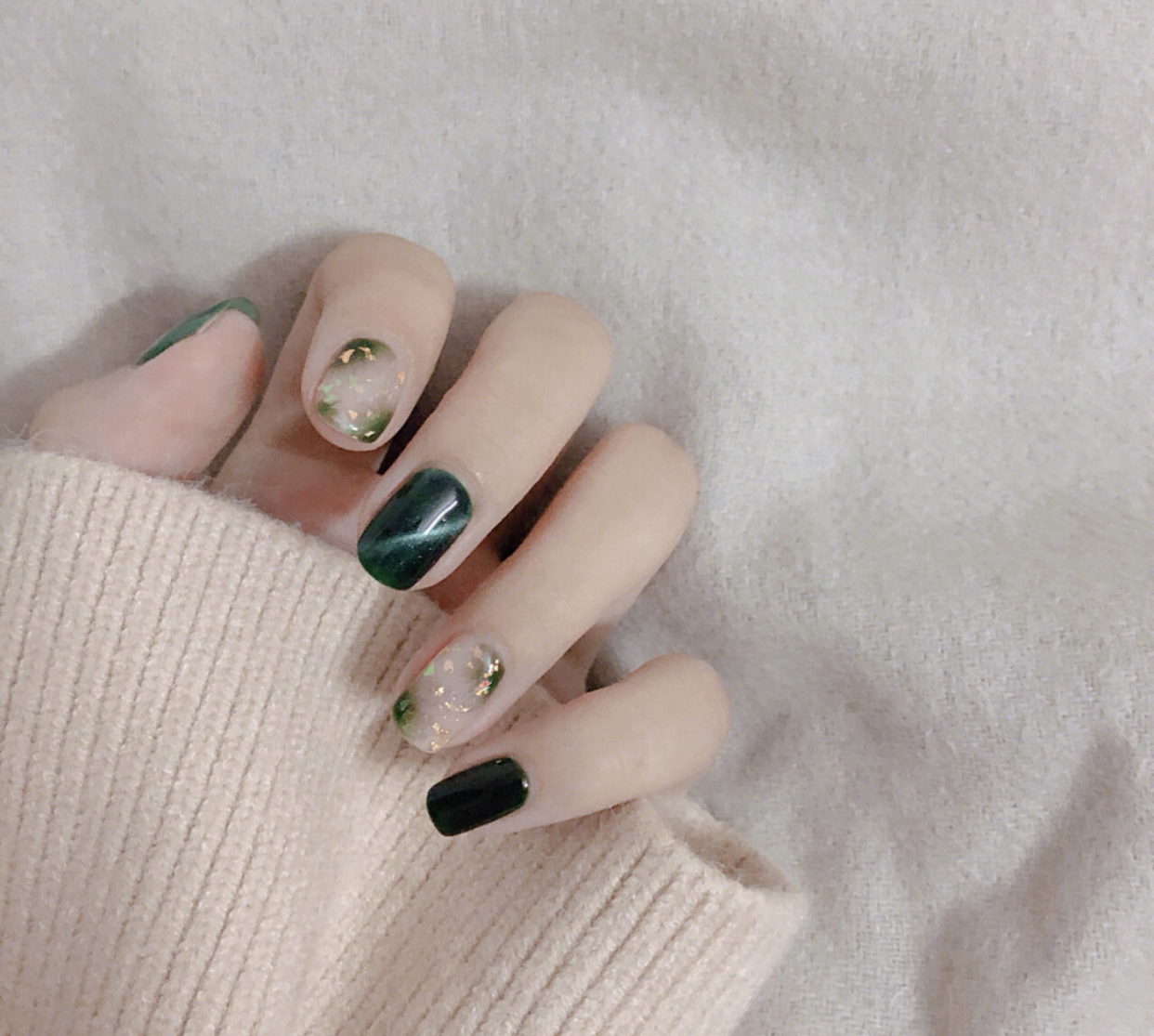 超简单美甲晕染教程,简单又好看的单色美甲教程