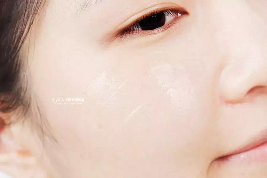 每秒卖出三瓶的倩碧小黄油，为什么就你用着闷痘出油？